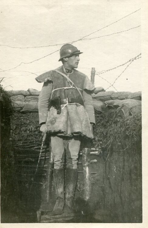 Portrait de Roger Plisson dans une tranchée, vers 1914-1918