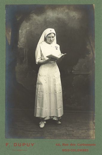 Portrait de Marie-Louise Tailhades en infirmière, 1914-1918