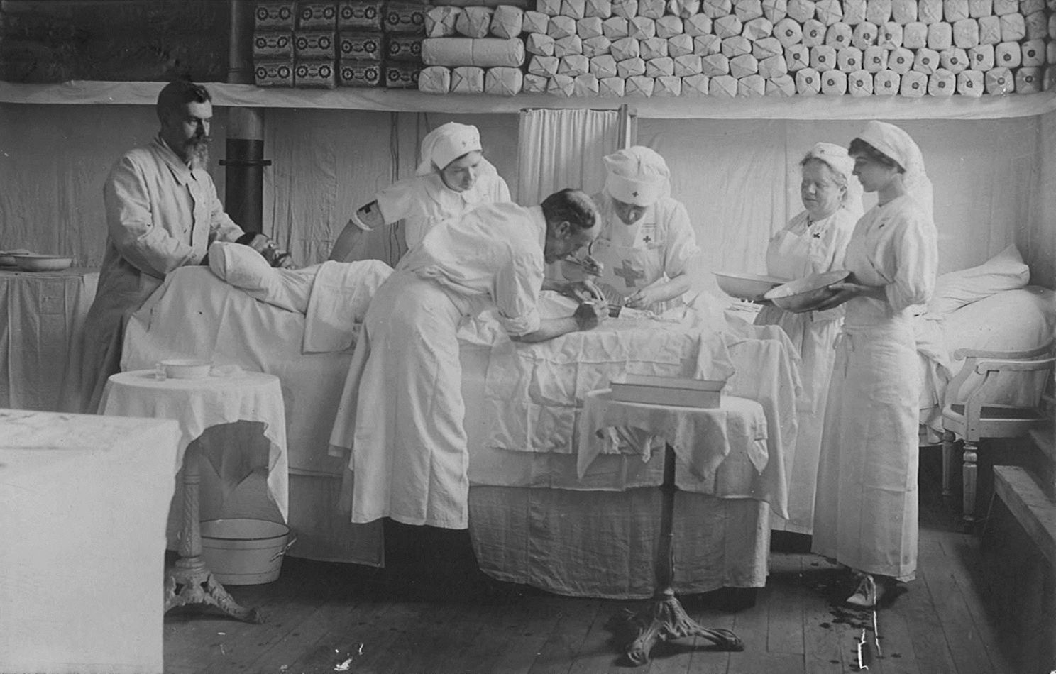 Intervention chirurgicale à l’hôpital auxiliaire n°202, 1914-1918