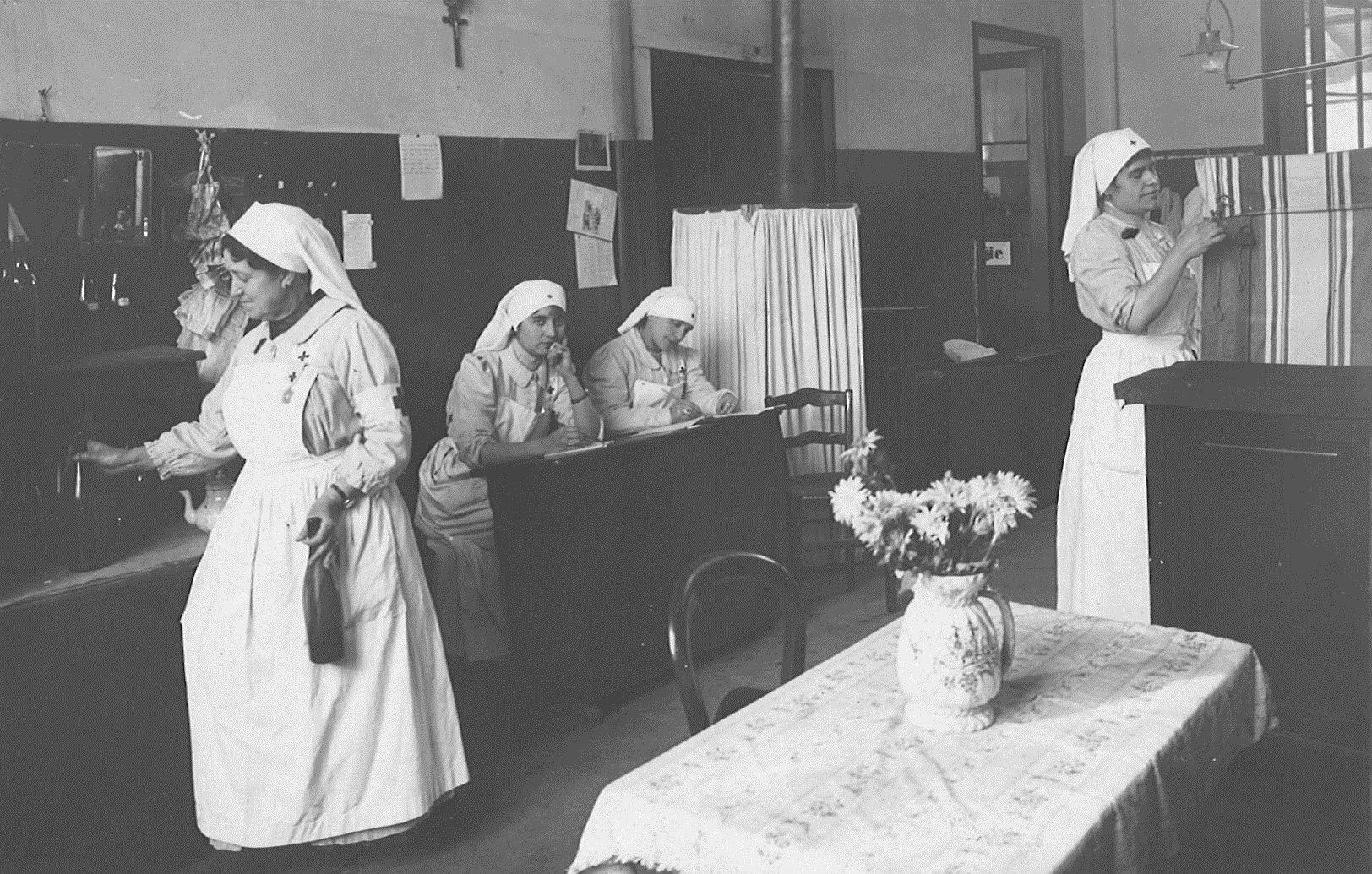 Le bureau des infirmières, 1914-1918
